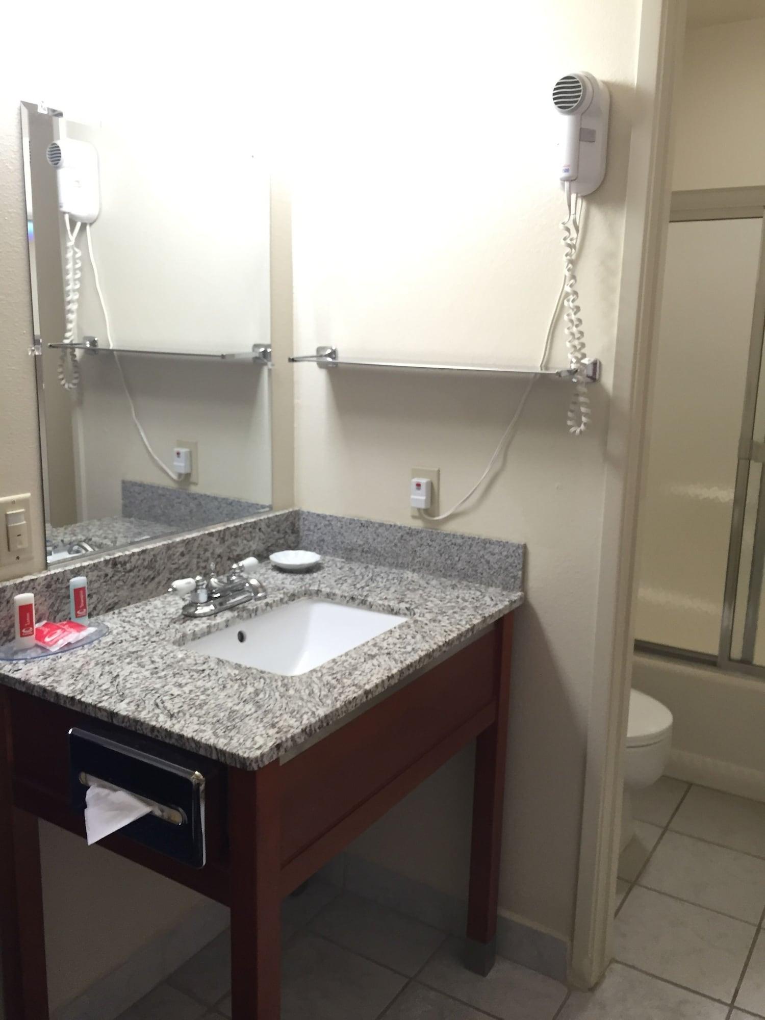 Days Inn By Wyndham Ridgecrest Near China Lake Naval Station Extérieur photo