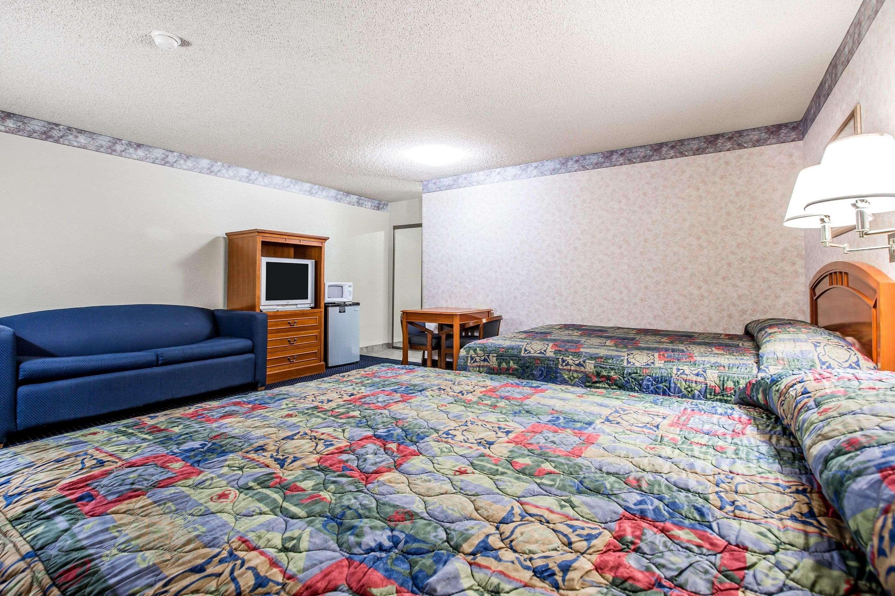 Days Inn By Wyndham Ridgecrest Near China Lake Naval Station Extérieur photo