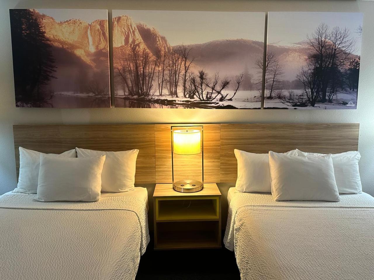 Days Inn By Wyndham Ridgecrest Near China Lake Naval Station Extérieur photo