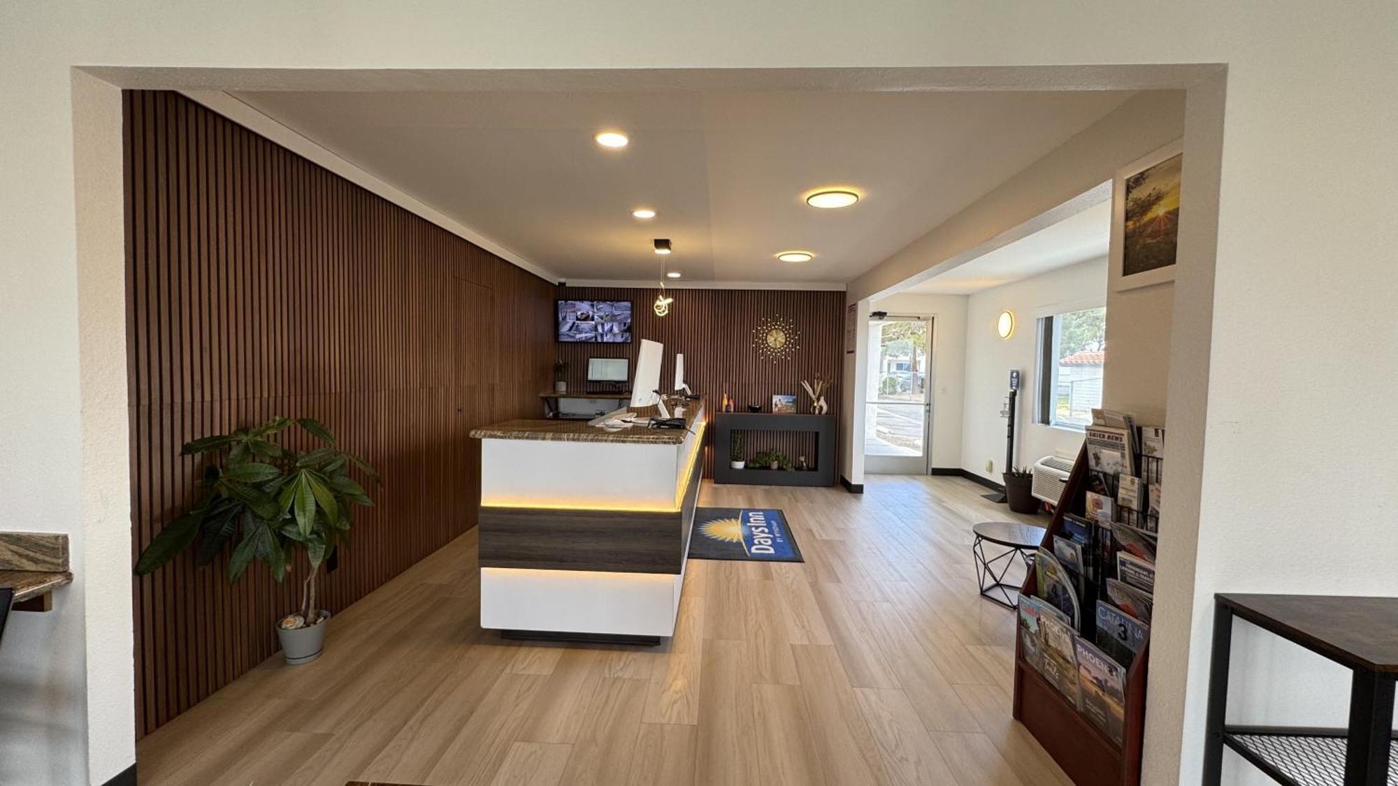 Days Inn By Wyndham Ridgecrest Near China Lake Naval Station Extérieur photo