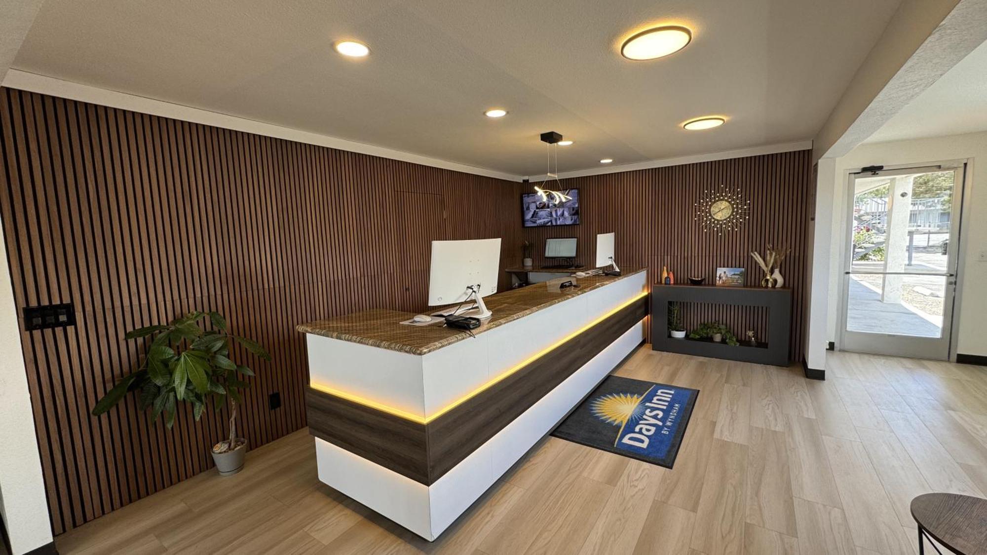 Days Inn By Wyndham Ridgecrest Near China Lake Naval Station Extérieur photo