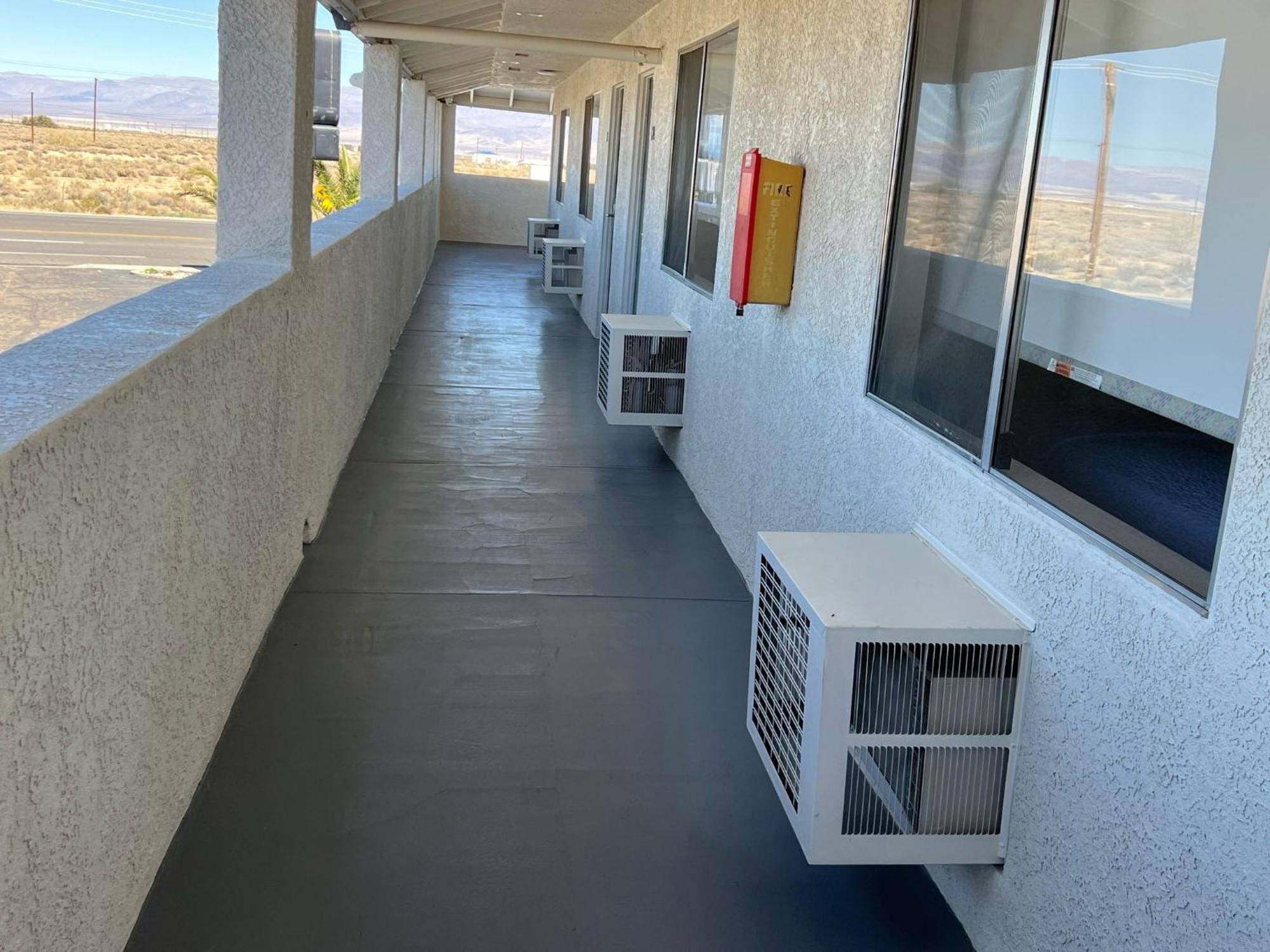 Days Inn By Wyndham Ridgecrest Near China Lake Naval Station Extérieur photo